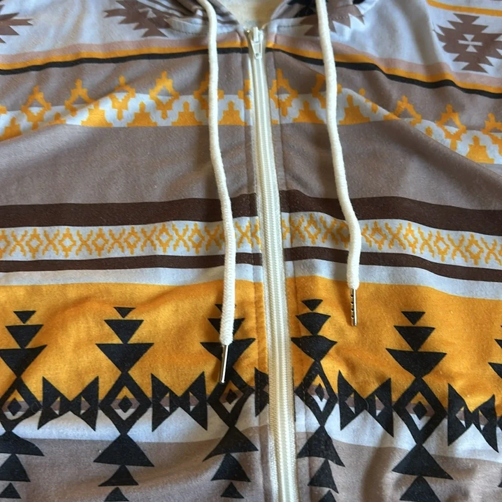 Women's *NEW* Southwestern Print Women's Full Zip Lightweight Hooded Sweater - Picture 4 of 9